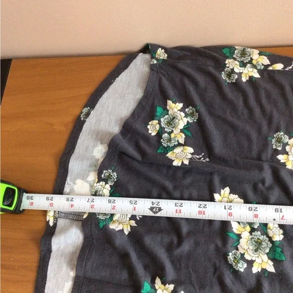 SALE Maurices Blue Relaxed Cut Out‎ Short Sleeve Floral Top Size XL - Picture 6 of 6